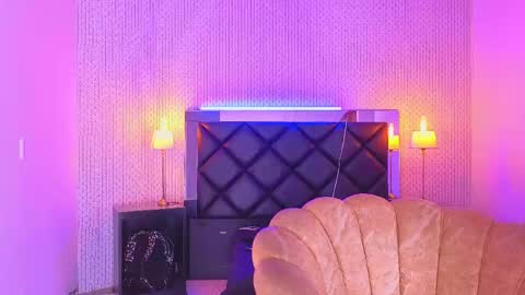 Nova Salvatore online show from May 2, 2026, 3:55 am