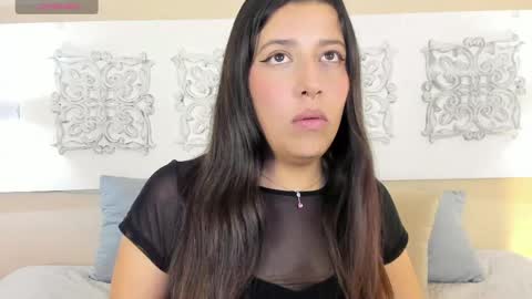 nova_velveet online show from April 18, 2026, 7:07 pm