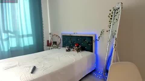 Snapshot of novaaskyy chatting on September 22, 2025, 10:39 am Nova online show from September 22, 2025, 10:39 am