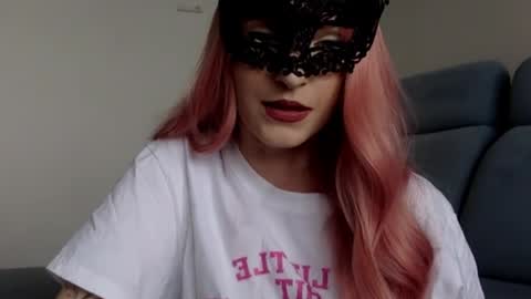 Snapshot of novacute chatting on March 26, 2026, 11:05 am Nova online show from March 26, 2026, 11:05 am