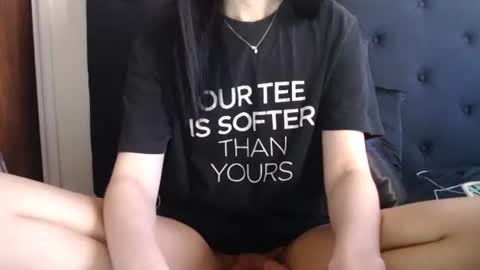 Olivia online show from November 12, 2025, 9:03 pm