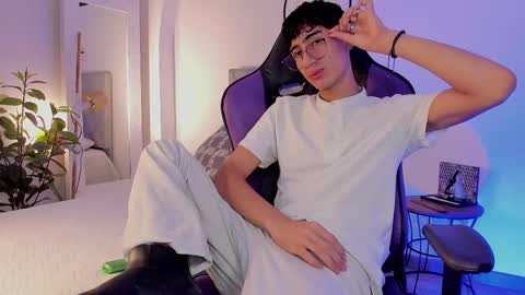 Snapshot of novawheeler chatting on February 7, 2025, 4:37 am Nova online show from February 7, 2025, 4:37 am