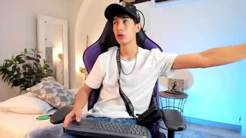 Snapshot of novawheeler chatting on February 11, 2025, 4:44 am Nova online show from February 11, 2025, 4:44 am