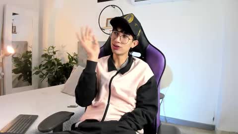 Snapshot of novawheeler chatting on February 20, 2025, 3:56 am Nova online show from February 20, 2025, 3:56 am