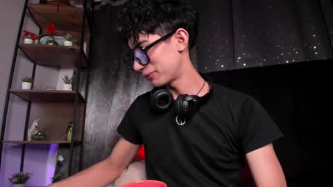 Snapshot of novawheeler chatting on November 21, 2025, 7:34 pm Nova online show from November 21, 2025, 7:34 pm