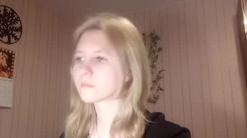 Sari  It is my first day  online show from March 12, 2026, 4:02 pm