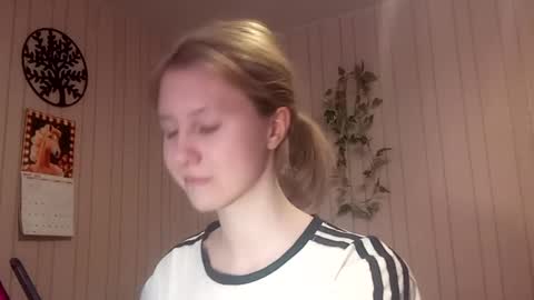 Sari  It is my first day  online show from March 16, 2026, 2:10 pm