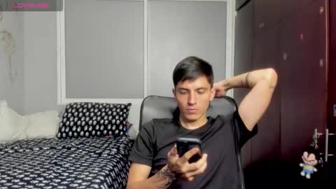 Snapshot of noxx_stark chatting on November 16, 2025, 11:21 pm Noxx online show from November 16, 2025, 11:21 pm