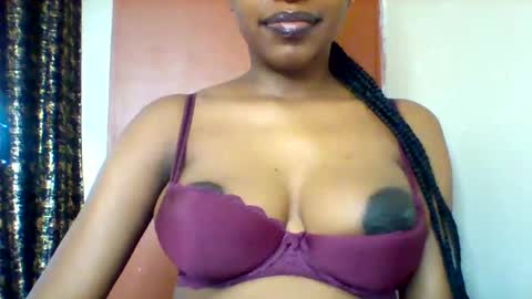Snapshot of nubian_queen1033 chatting on September 15, 2025, 1:05 am happie online show from September 15, 2025, 1:05 am