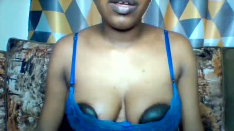 Snapshot of nubian_queen1033 chatting on September 30, 2025, 10:31 am happie online show from September 30, 2025, 10:31 am