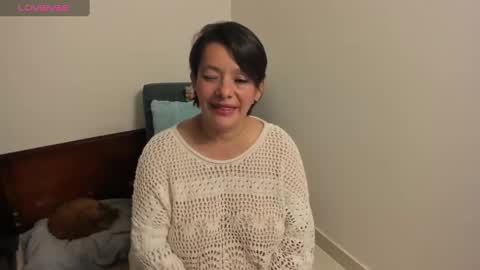 nuit_rose online show from February 11, 2025, 2:03 am