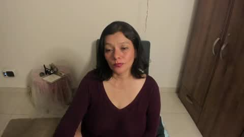 nuit_rose online show from June 11, 2026, 2:53 am