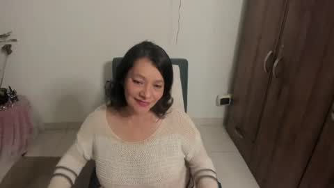 Snapshot of nuit_rose chatting on June 19, 2026, 12:26 am nuit_rose online show from June 19, 2026, 12:26 am