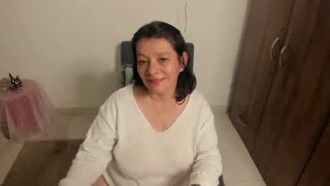 Snapshot of nuit_rose chatting on July 6, 2026, 4:31 am nuit_rose online show from July 6, 2026, 4:31 am