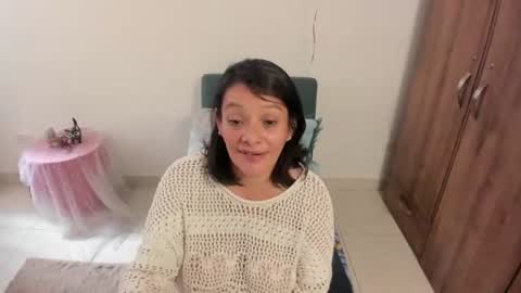 Snapshot of nuit_rose chatting on July 23, 2026, 2:04 pm nuit_rose online show from July 23, 2026, 2:04 pm