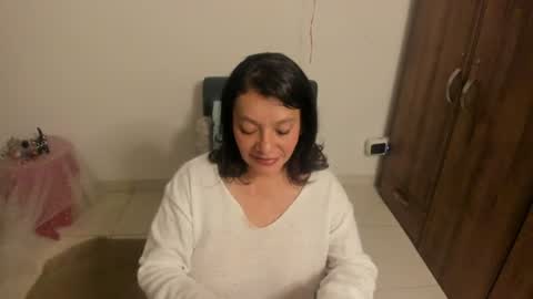 Snapshot of nuit_rose chatting on August 1, 2026, 2:00 am nuit_rose online show from August 1, 2026, 2:00 am