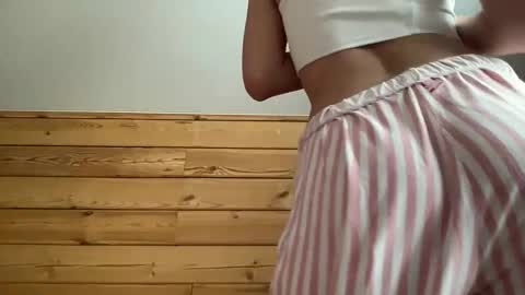 Snapshot of nursedoll chatting on November 9, 2025, 5:06 am Ema online show from November 9, 2025, 5:06 am