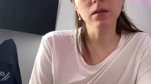 Snapshot of nursedoll chatting on December 21, 2025, 6:20 am Ema online show from December 21, 2025, 6:20 am