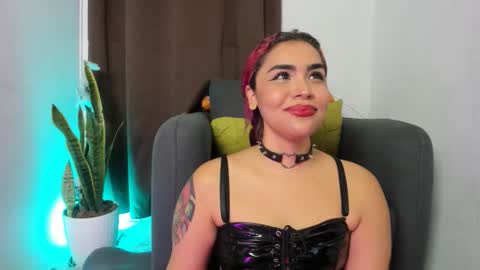 Snapshot of nyalgasai1 chatting on October 6, 2025, 12:30 am Nia online show from October 6, 2025, 12:30 am