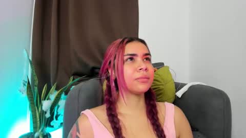 Snapshot of nyalgasai1 chatting on October 20, 2025, 2:01 am Nia online show from October 20, 2025, 2:01 am