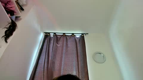 Snapshot of nyalgasai1 chatting on June 20, 2026, 4:54 pm Nia online show from June 20, 2026, 4:54 pm