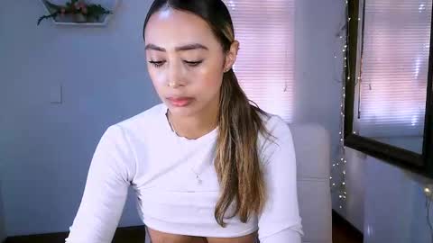 Nycole online show from September 26, 2025, 2:43 pm