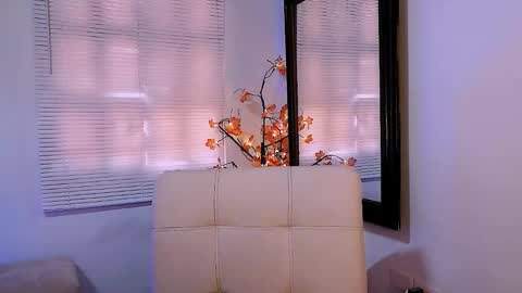 Nycole online show from November 20, 2025, 11:54 am