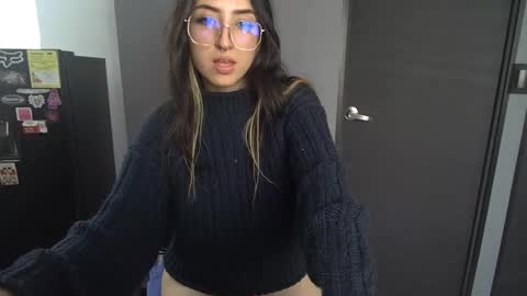 Snapshot of nymph_frida chatting on March 7, 2025, 2:12 pm Frida online show from March 7, 2025, 2:12 pm