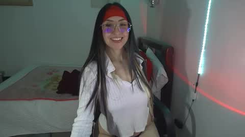 Snapshot of nymph_frida chatting on December 15, 2025, 6:50 am Frida online show from December 15, 2025, 6:50 am