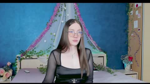 Snapshot of nymphalean chatting on January 2, 2025, 5:50 pm Kat online show from January 2, 2025, 5:50 pm