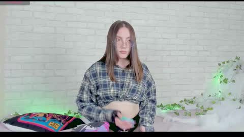 Snapshot of nymphalean chatting on October 11, 2025, 3:10 pm Kat online show from October 11, 2025, 3:10 pm