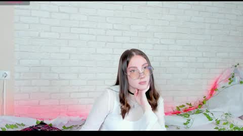 Snapshot of nymphalean chatting on November 11, 2025, 5:57 pm Kat online show from November 11, 2025, 5:57 pm