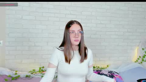 Snapshot of nymphalean chatting on November 22, 2025, 7:24 pm Kat online show from November 22, 2025, 7:24 pm