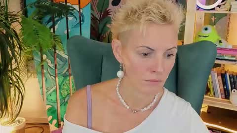 Snapshot of nymphvariety chatting on September 19, 2025, 5:20 am nymphvariety online show from September 19, 2025, 5:20 am