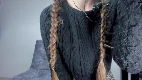 Snapshot of nyusha619933 chatting on October 29, 2025, 8:32 pm Laura nyu online show from October 29, 2025, 8:32 pm