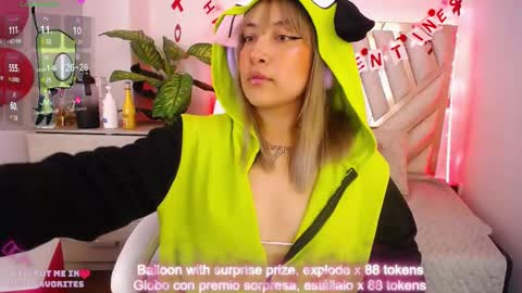 Snapshot of nyx_andria chatting on February 12, 2025, 9:22 pm Alex . online show from February 12, 2025, 9:22 pm