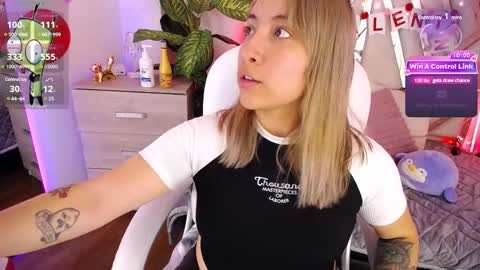 Snapshot of nyx_andria chatting on February 13, 2025, 8:45 pm Alex . online show from February 13, 2025, 8:45 pm