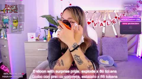 Snapshot of nyx_andria chatting on February 26, 2025, 8:33 pm Alex . online show from February 26, 2025, 8:33 pm