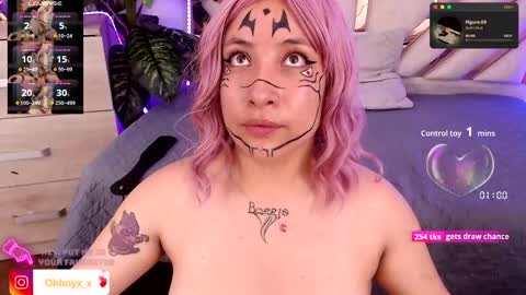 Snapshot of nyx_andria chatting on September 19, 2025, 12:45 am Alex . online show from September 19, 2025, 12:45 am