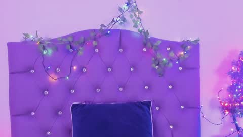 Snapshot of nyx_nayla chatting on December 18, 2024, 5:10 pm online show from December 18, 2024, 5:10 pm