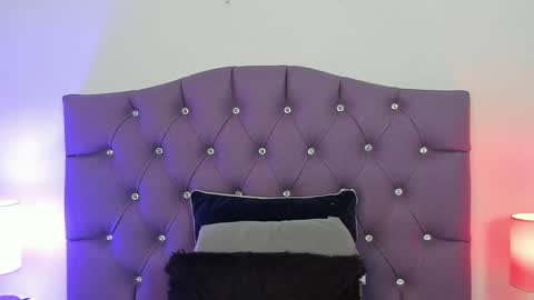 Snapshot of nyx_nayla chatting on January 23, 2025, 8:15 am online show from January 23, 2025, 8:15 am