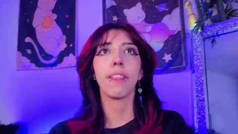 Snapshot of nyx_nayla chatting on November 7, 2025, 2:17 pm online show from November 7, 2025, 2:17 pm