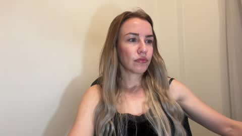 Snapshot of nyxelia_ chatting on May 13, 2026, 7:17 am Anastasia online show from May 13, 2026, 7:17 am