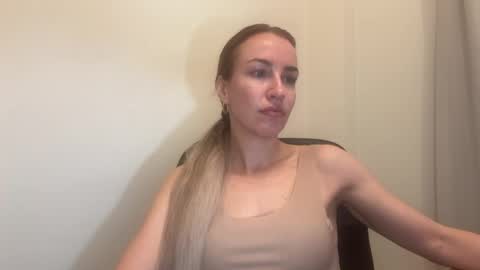 Snapshot of nyxelia_ chatting on May 27, 2026, 7:05 am Anastasia online show from May 27, 2026, 7:05 am