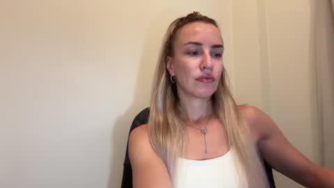 Snapshot of nyxelia_ chatting on June 16, 2026, 7:11 am Anastasia online show from June 16, 2026, 7:11 am