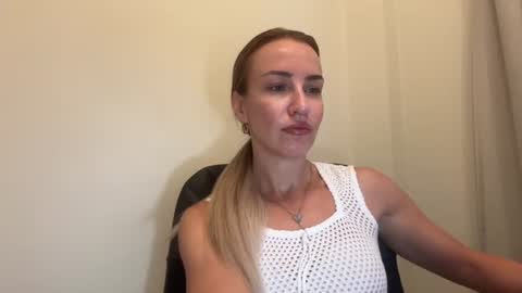 Snapshot of nyxelia_ chatting on June 17, 2026, 7:11 am Anastasia online show from June 17, 2026, 7:11 am