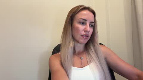 Snapshot of nyxelia_ chatting on June 25, 2026, 8:08 am Anastasia online show from June 25, 2026, 8:08 am