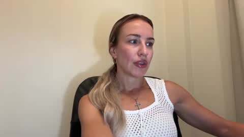 Snapshot of nyxelia_ chatting on July 7, 2026, 7:09 am Anastasia online show from July 7, 2026, 7:09 am
