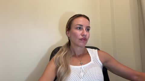Snapshot of nyxelia_ chatting on July 7, 2026, 7:23 am Anastasia online show from July 7, 2026, 7:23 am