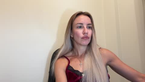 Snapshot of nyxelia_ chatting on July 8, 2026, 7:02 am Anastasia online show from July 8, 2026, 7:02 am